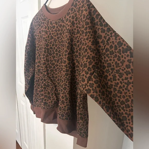 J Crew leopard print crewneck - Picture 2 of 5